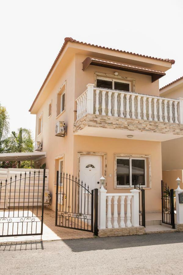 Million Flowers Protaras Exterior foto